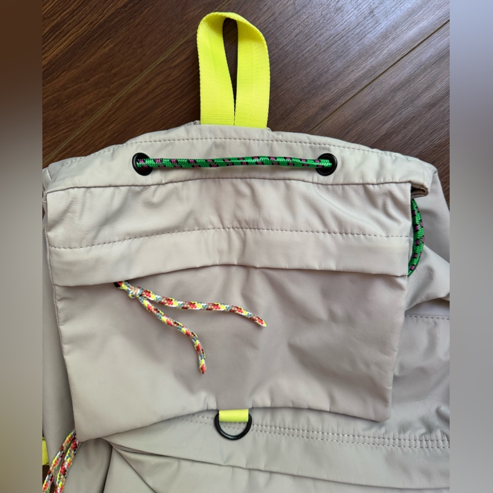 URBAN OUTFITTERS ripstop flap front backpack w/carabiner & bungee cord toggles - Picture 2 of 8